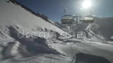 强风风暴椅电梯不能在海拔2200米的滑雪胜地高尔基戈罗德上面工作